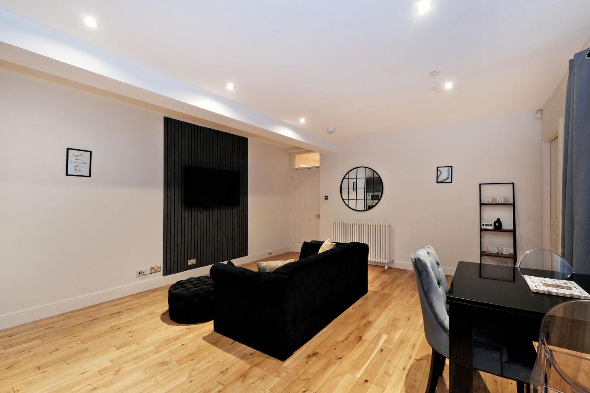 One Of A Kind Historic 3 Bedroom Apartment แอเบอร์ดีน ภายนอก รูปภาพ